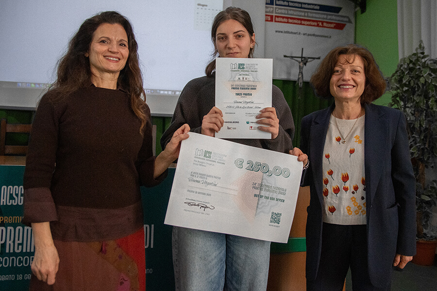 Simona Vergottini dell'ITSOS Albe e Lica Steiner di Milano, terza classificata della XXIV edizione del Premio Massimo Dradi. / Foto di Cristian Fasani dell'IIS Caterina da Siena